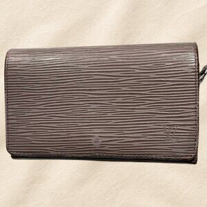 Louis Vuitton Lilac Pepper EPI Leather Wallet